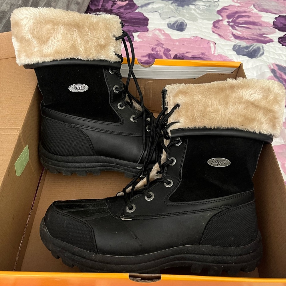 Lugz Women’s Tambora Boots. Size 9. Black/cream. Worn about 5 times.